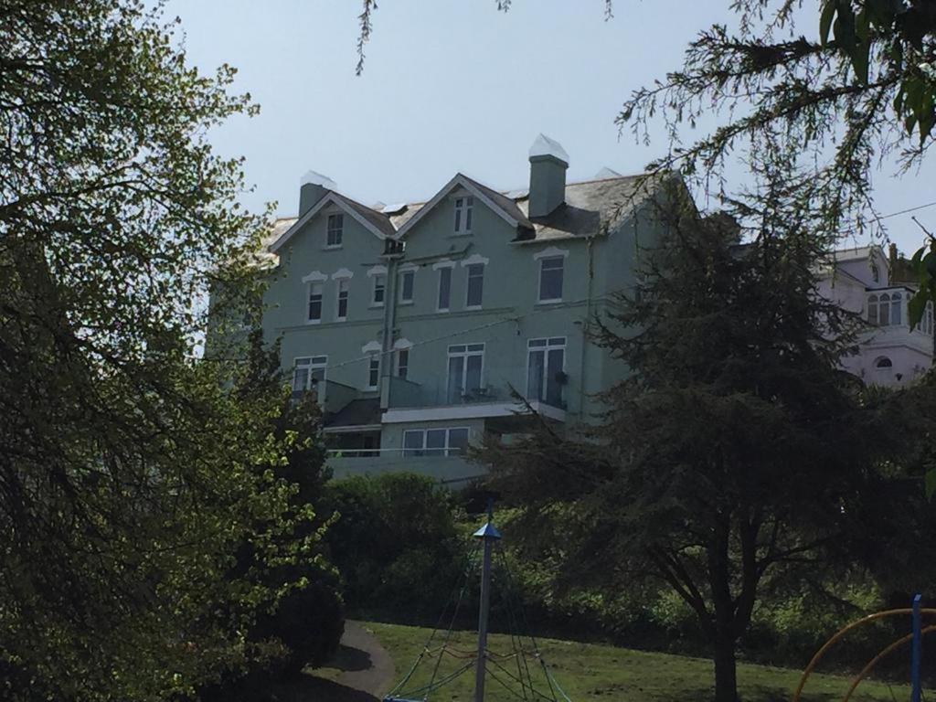 Apartment 3, Glenthorne House,
